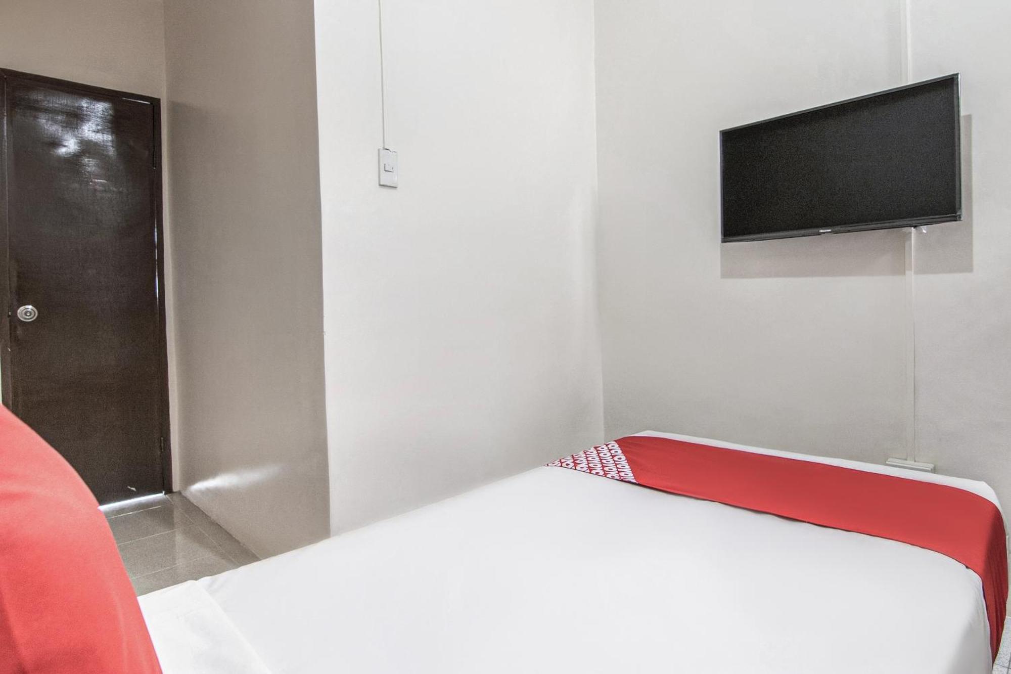 Oyo 431 Apollo 11 Apartelle Pasay Exterior photo